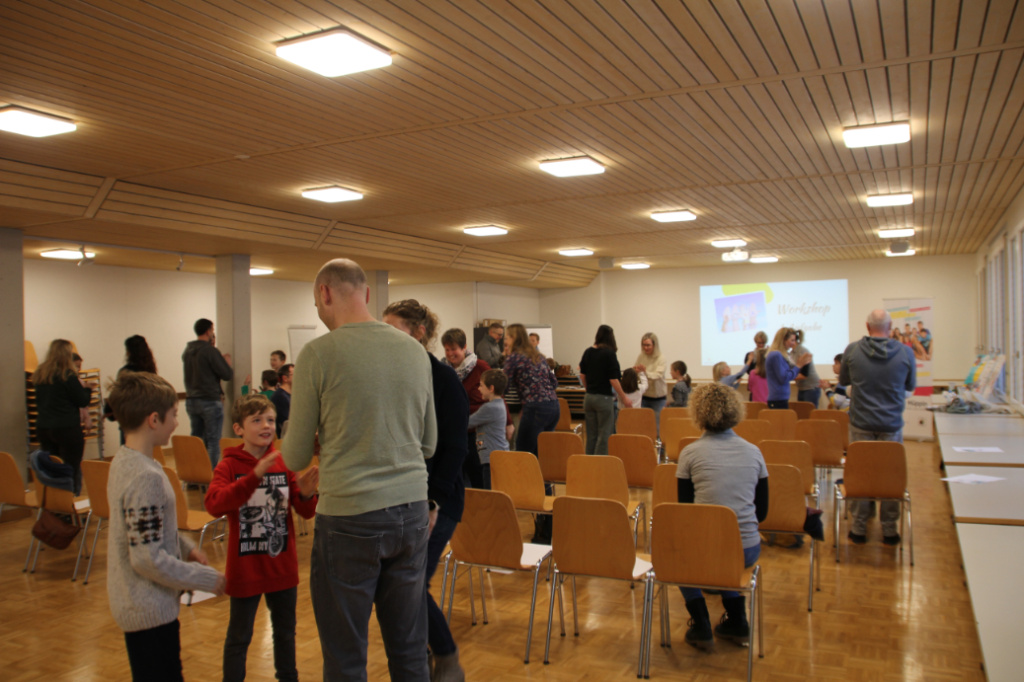 Im Januar 2023 durften wir so einen Eltern-Kind-Workshop zum Thema «Lernen lernen» unterstützen.