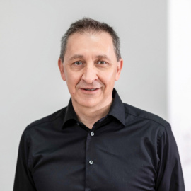 Portrait Marc Jansen weiss