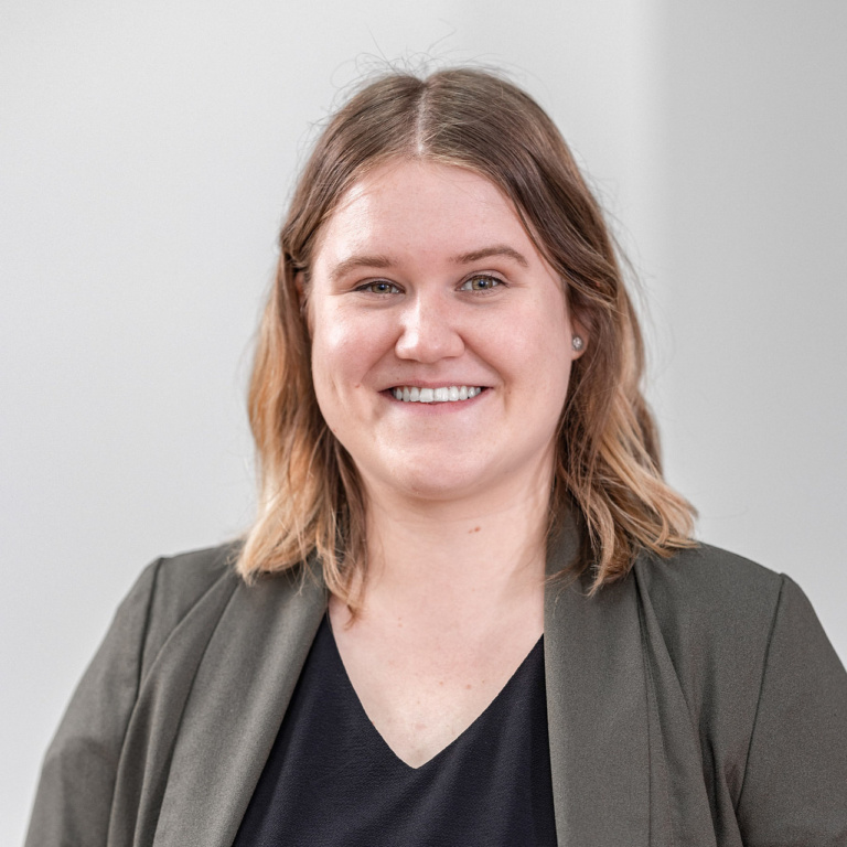 Portrait Nicole Zimmermann weiss