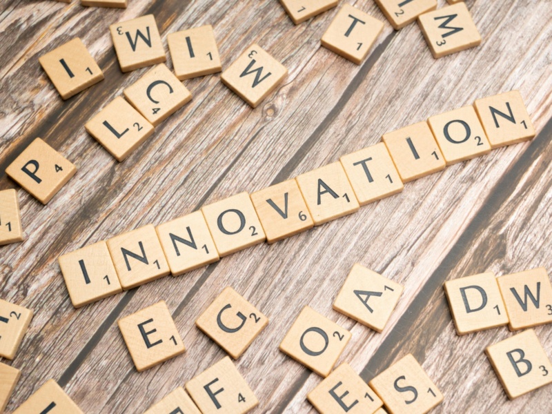 Entdecken Sie, warum Schatten-Systeme im ERP eine Chance sind. Machen Sie mit Citizen Development und der Microsoft Power Platform aus Rebellen Innovatoren. Ein Leitfaden für IT-Leiter.