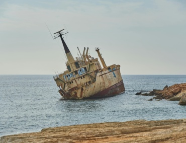 Provokante Ehrlichkeit statt Schönfärberei: Erfahren Sie die brutalen Wahrheiten über gescheiterte ERP-Projekte in Schweizer KMU und wie Sie die häufigsten Fehler vermeiden.