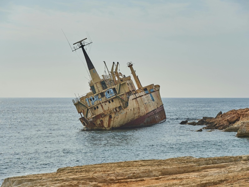 Provokante Ehrlichkeit statt Schönfärberei: Erfahren Sie die brutalen Wahrheiten über gescheiterte ERP-Projekte in Schweizer KMU und wie Sie die häufigsten Fehler vermeiden.