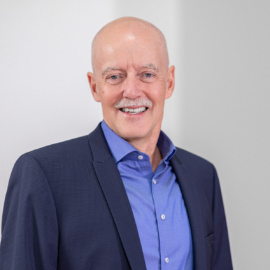 Portrait Stefan Marti weiss
